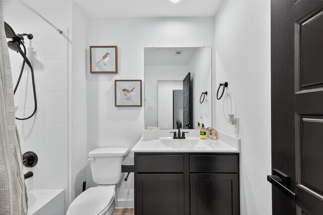 Building Photo - 3233 Creston Gate Dr