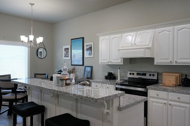 Building Photo - 2234 S Christian Cir