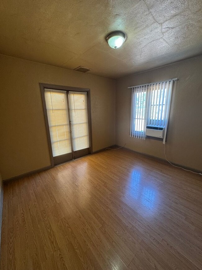 Building Photo - 122 N Wilbur