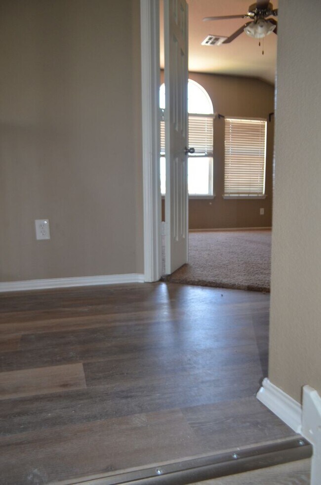 Building Photo - Over 3000 square feet with 3 car garage!