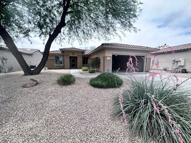 Building Photo - Updated 3 Bed/2 Bath in 55+ Community