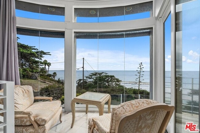 Building Photo - 11834 Pacific Coast Hwy