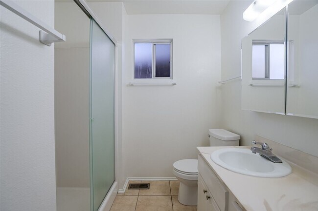 Building Photo - 2270 Sandia Dr