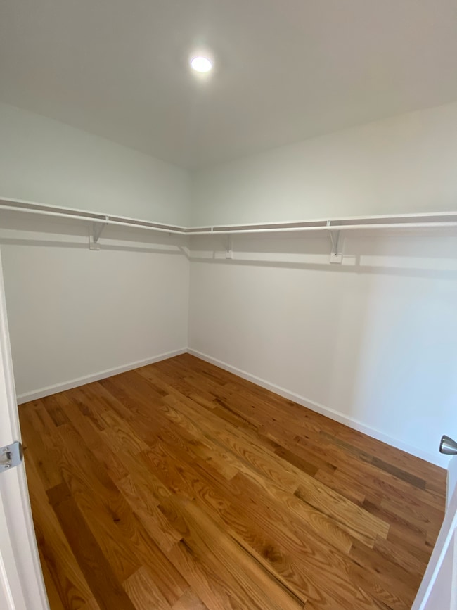 Building Photo - 464 Chestnut St