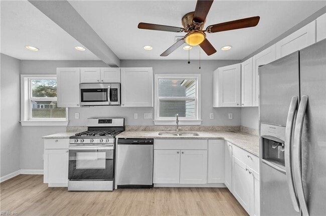 Building Photo - Charming & Fully Updated 4-Bedroom Home – ...