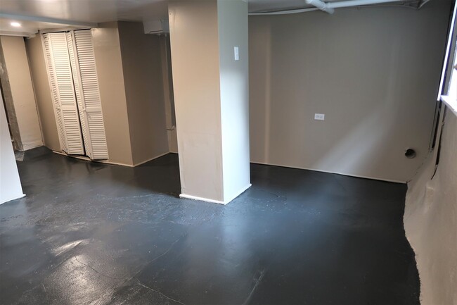 Building Photo - 1307 Forest Ave