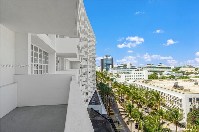 Building Photo - 100 Lincoln Rd