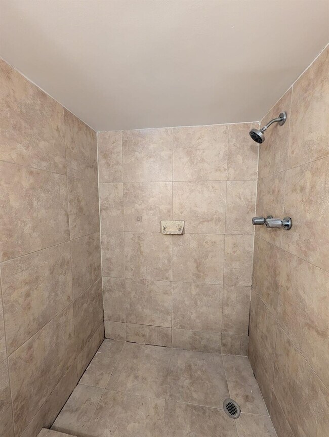 Building Photo - 1800 Sans Souci Blvd