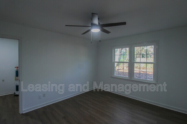 Building Photo - 910 Sea Gull Dr