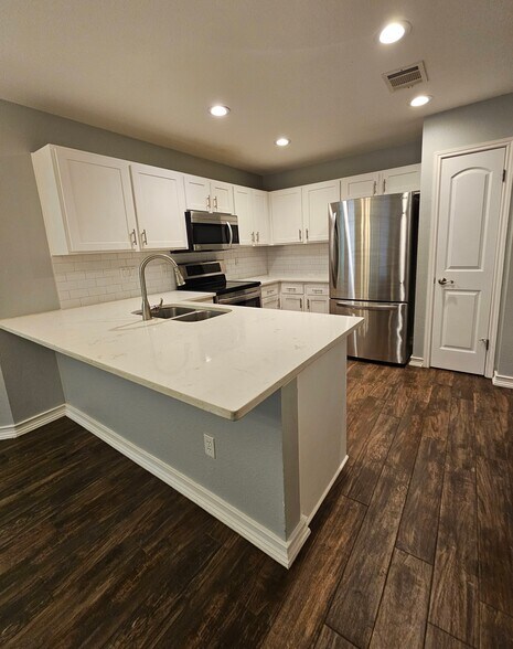 Building Photo - 2134 Pecan Hollow Dr