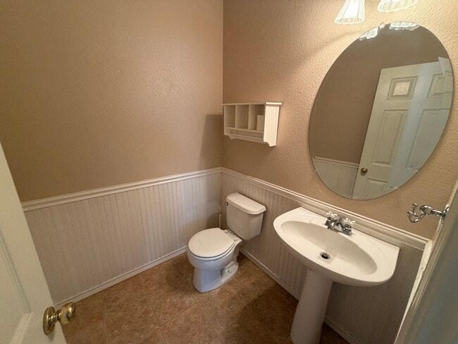 Building Photo - 4 Bedroom | 3.5 Bathroom | Single family home in Downtown Sacramento