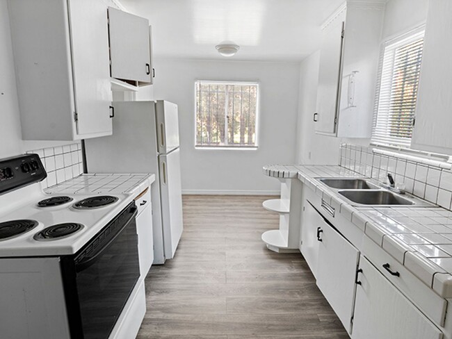 Building Photo - Seminary-Carter