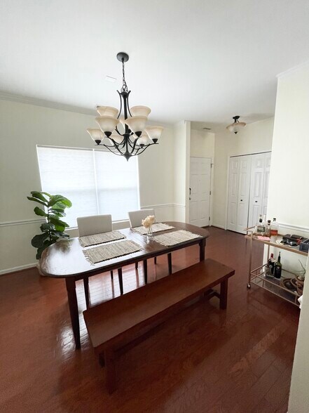 Dining Room 4 - 224 Hampshire Downs Dr