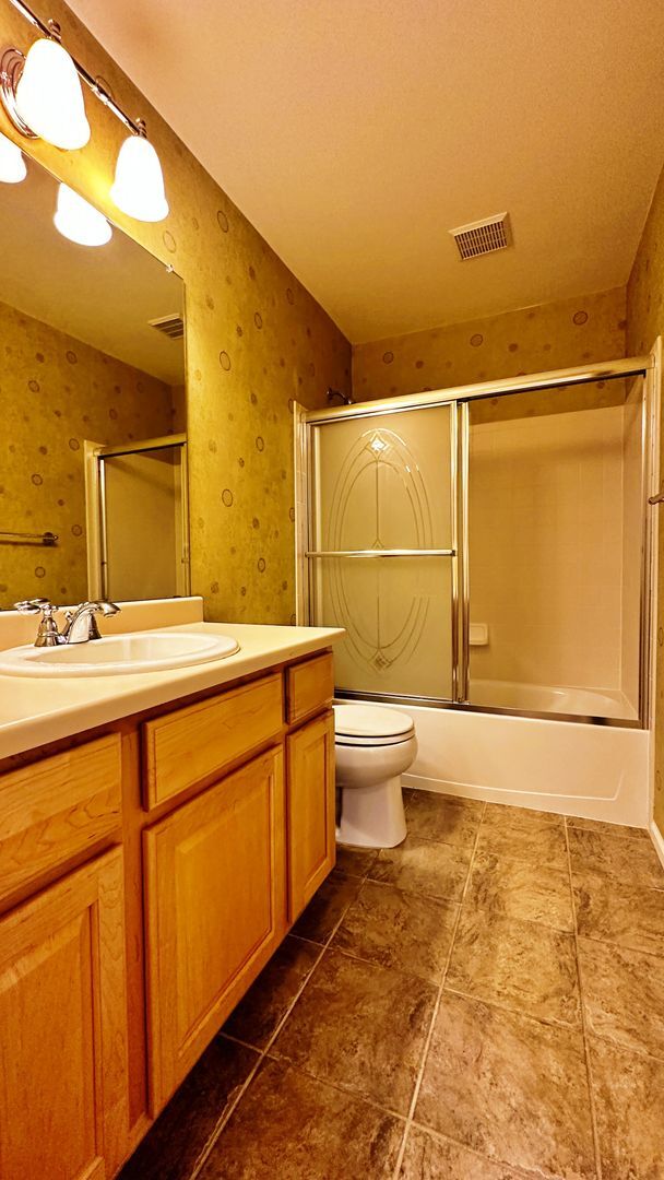 Building Photo - Fantastic 3 Bd 3 Bth + Office in Cherry Cr...