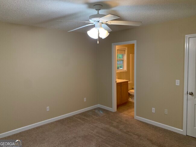 Building Photo - 207 Ridgemont Ct