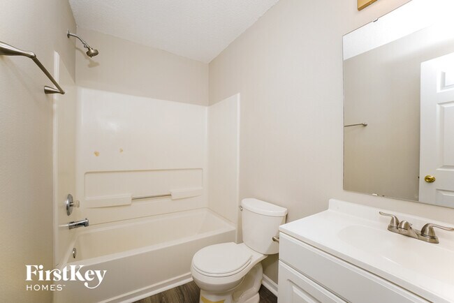 Building Photo - 6405 Monteo Dr