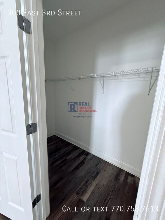 Building Photo - 300 E 3rd St NE