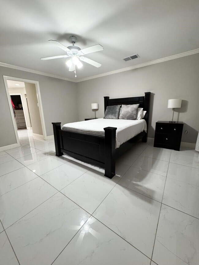 Building Photo - 2330 Walnut Ridge Dr