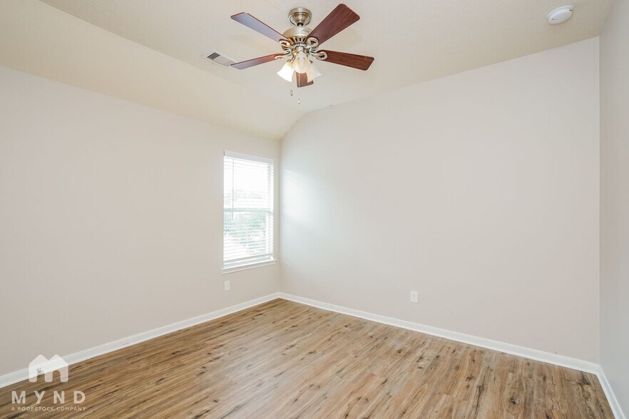 Building Photo - 1003 Summer Wood Blvd