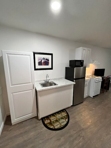 Building Photo - 45 Gage Rd