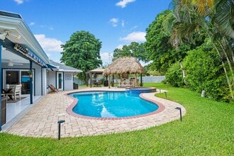 Building Photo - 12139 Big Cone Ct