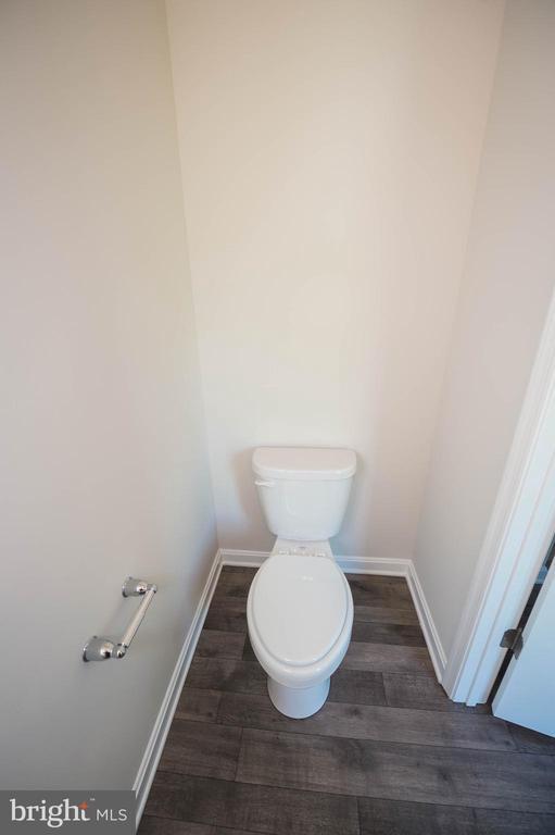 Building Photo - 417 Creekbed Cir