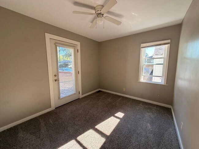 Building Photo - 446 Fontenelle St SE