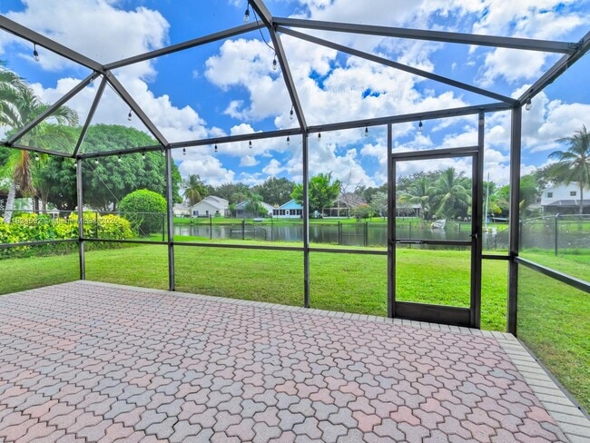 Building Photo - 2957 Oak Park Cir