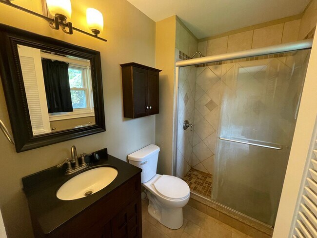 Building Photo - Remodeled 3 Bedroom Home!