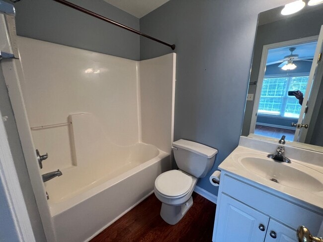 Building Photo - Beautiful Westside Condo!