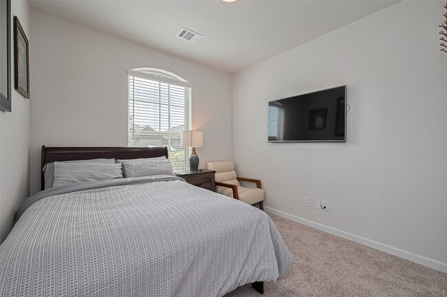 Building Photo - 4910 Tan Briar Dr