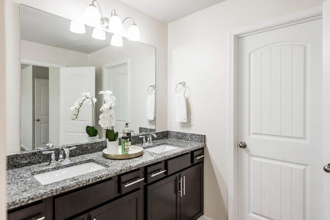 Building Photo - 342 Manor Row