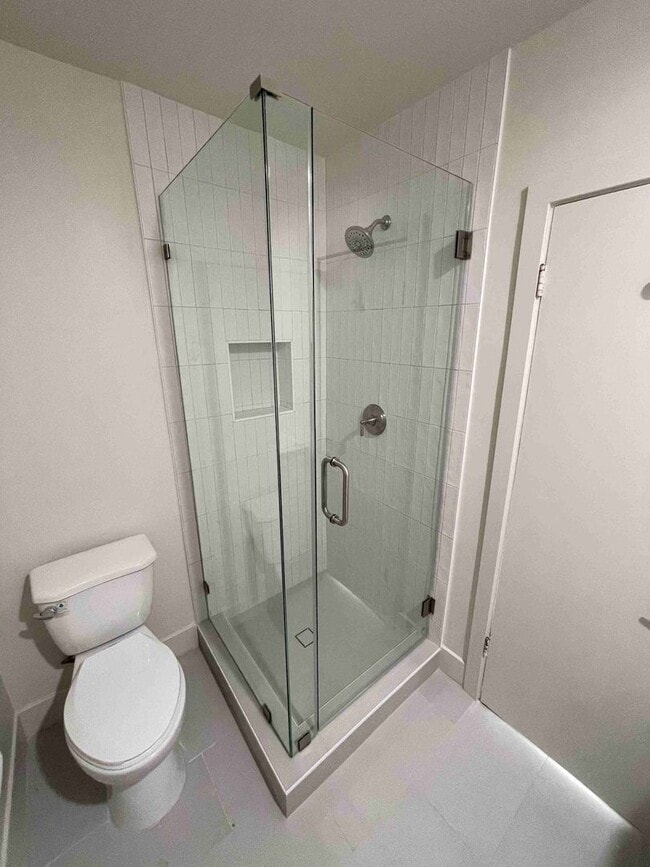 Building Photo - COMPLETELY REMODELED WOODLAND HILLS POOL H...