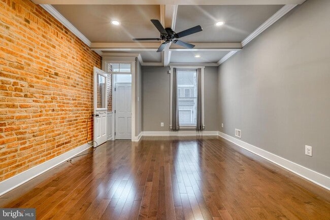 Building Photo - 939 Baylis St