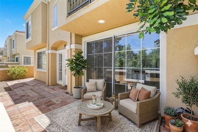 Building Photo - 10 Bravo Ln