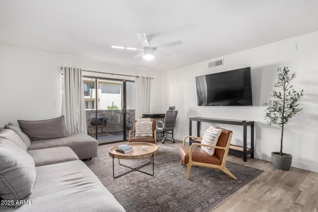 Primary Photo - 6480 N 82nd St