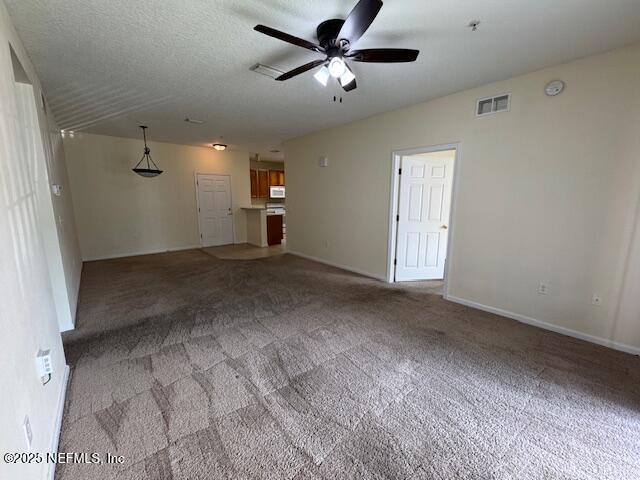 Building Photo - 8215 Green Parrot Rd