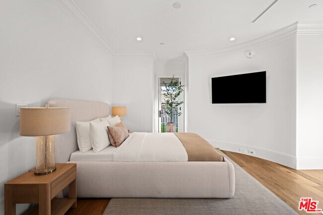 Building Photo - 616 N Alpine Dr