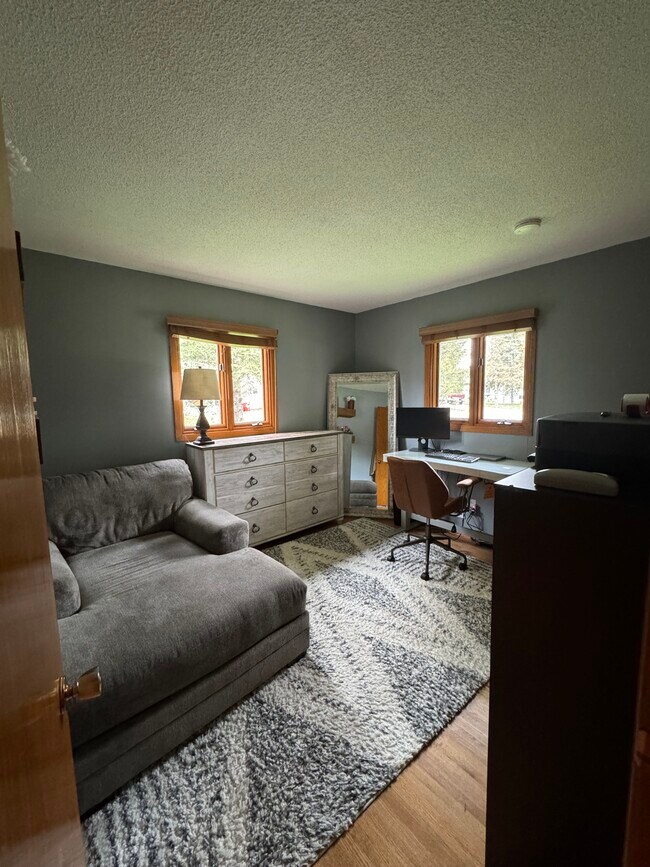 Bedroom 2 - 108 Bluwood Ave