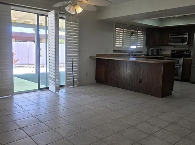 Building Photo - Spacious 4-Bedroom Home with Pool & RV Gate in Established Mesa Neighborhood