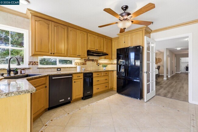 Building Photo - 3279 Mt Diablo Ct