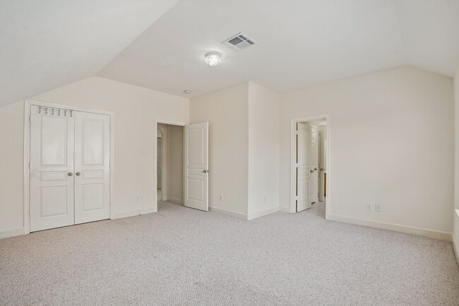 Building Photo - 3010 Blue Lagoon Ct