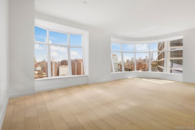 Building Photo - 515 W 18th St