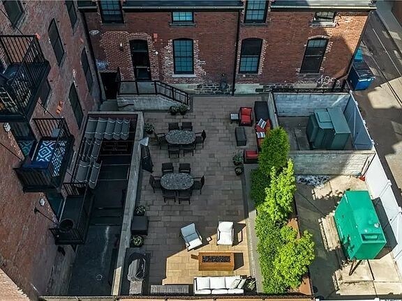 Building Photo - 2419 Smallman St