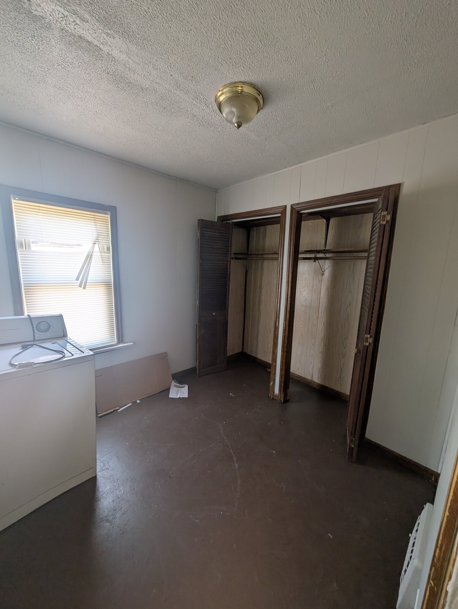 Building Photo - 2116 W Garden St