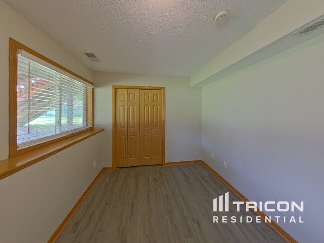 Building Photo - 2094 French Trace Ave