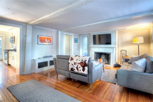 Building Photo - 37 William St