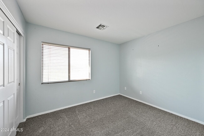 Building Photo - 22652 W Adams Dr