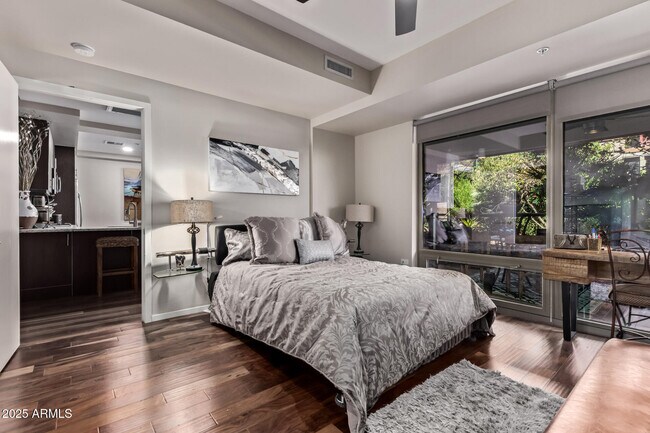 Building Photo - 7117 E Rancho Vista Dr
