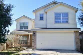 Building Photo - Amazing 4 bed 2 bath 2 story home in Hallie Heights!